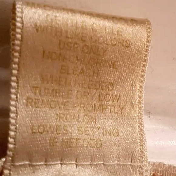 NYC Design Blouse - Picture 7 of 7